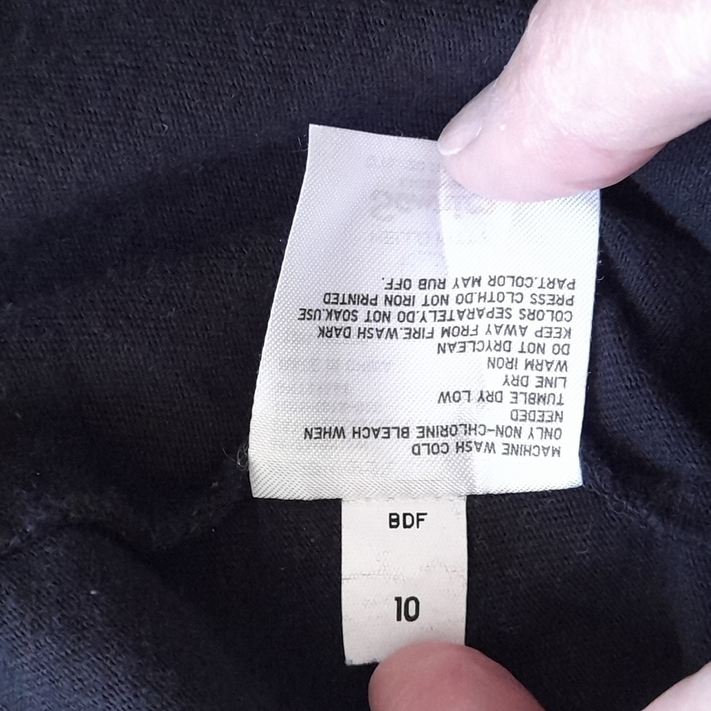 Hello Kitty Uniqlo UT Yuni Yoshida T-Market T-Shirt Medium Black - Picture 9 of 11